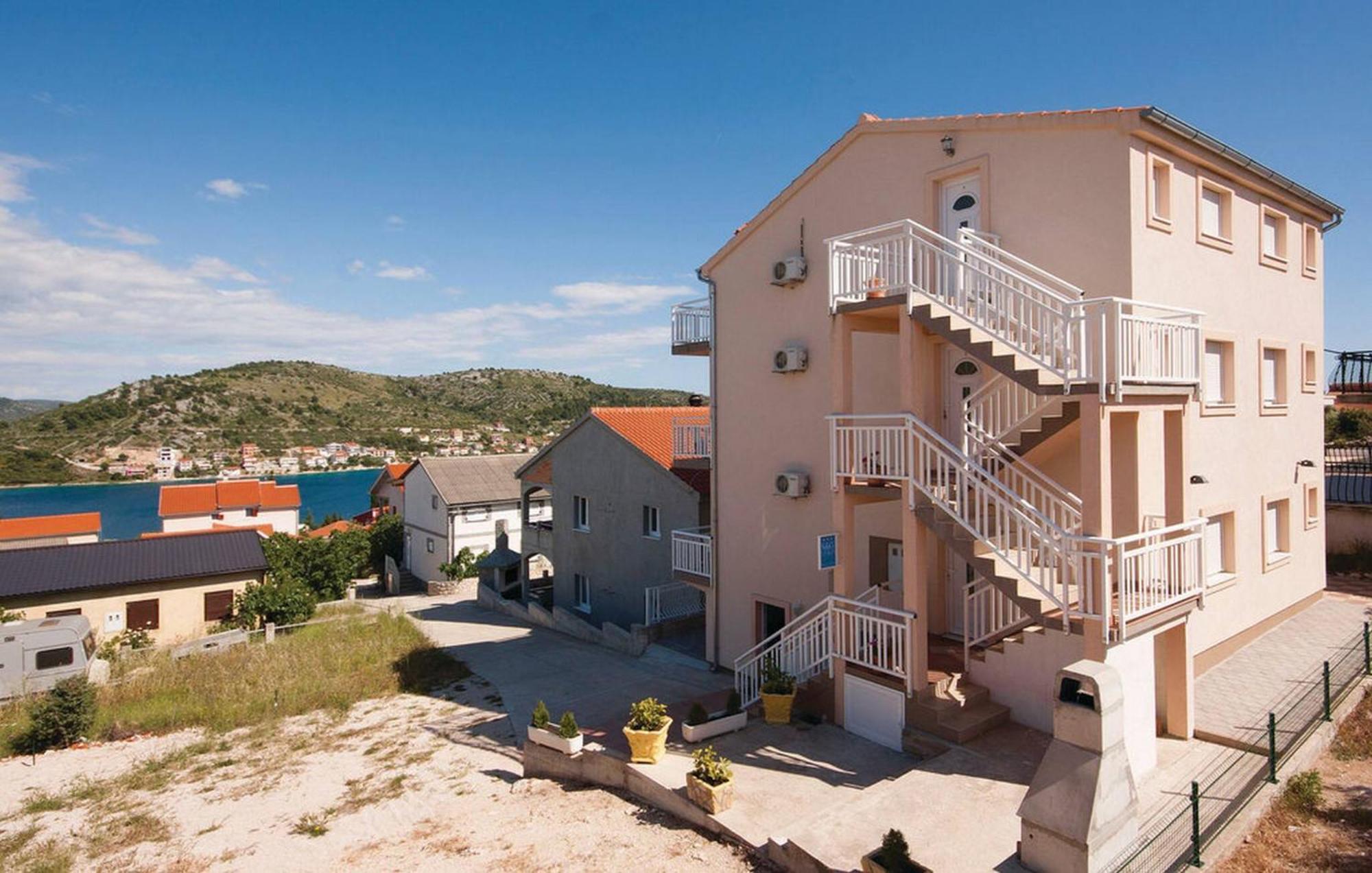 S&G Leko Apartmani Rogoznica روغوزنيكا المظهر الخارجي الصورة